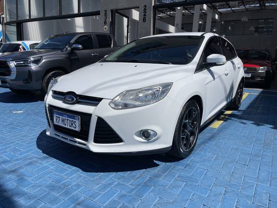 FORD FOCUS 2.0 TITANIUM 16V FLEX 4P POWERSHIFT FORD FOCUS 2.0 TITANIUM 16V FLEX 4P POWERSHIFT